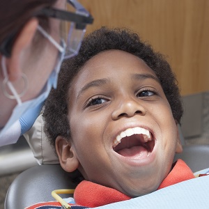 Quando portare il vostro bambino in prima visita dal dentista